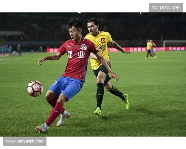 武汉三镇中场钟晋宝荣膺俱乐部赛事出战200场里程碑成就 武汉三镇中场钟晋宝荣膺俱乐部赛事出战200场里程碑成就